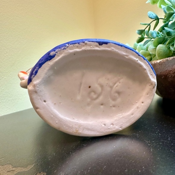 ANTIQUE, ART NOUVEAU, FRENCH, WHITE CERAMIC BUD VASE. HAND PAINTED COLORS. - Picture 6 of 10